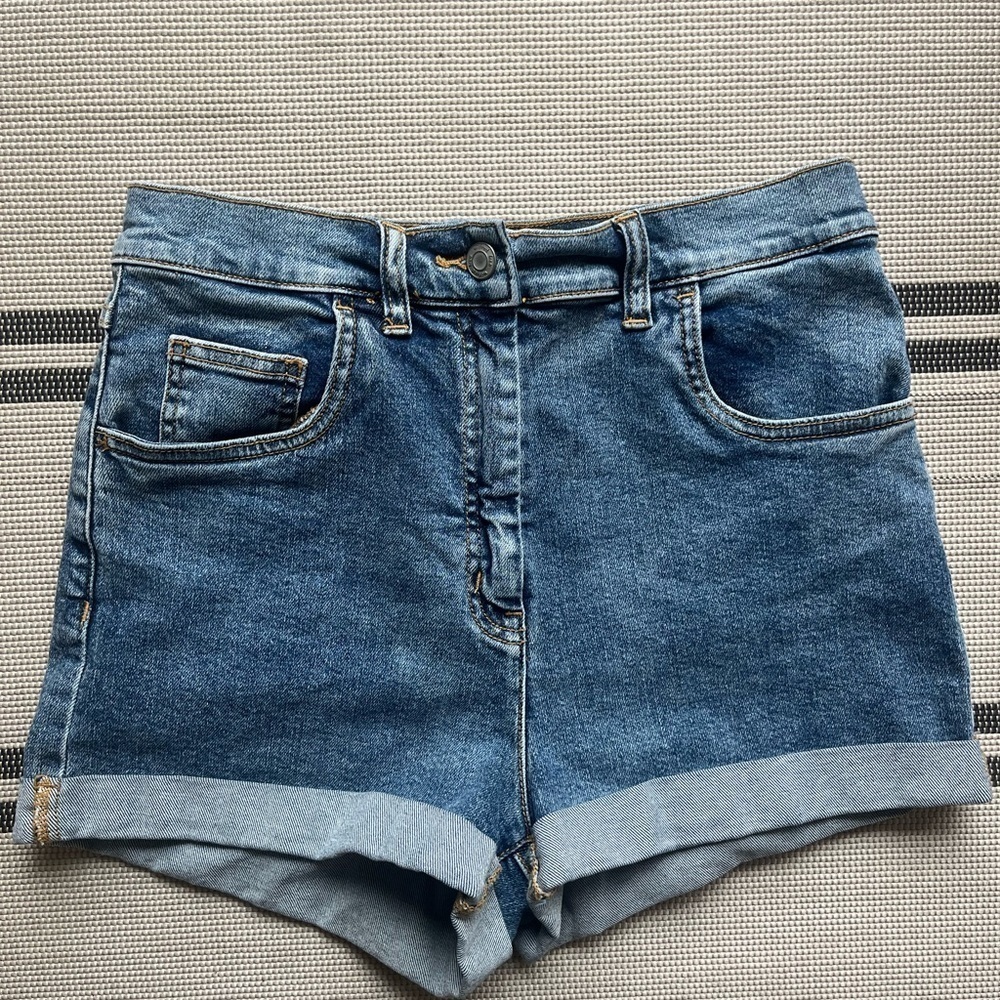 Aritzia Wilfred Free Jovovich Denim High Waisted Shorts - Picture 2 of 7